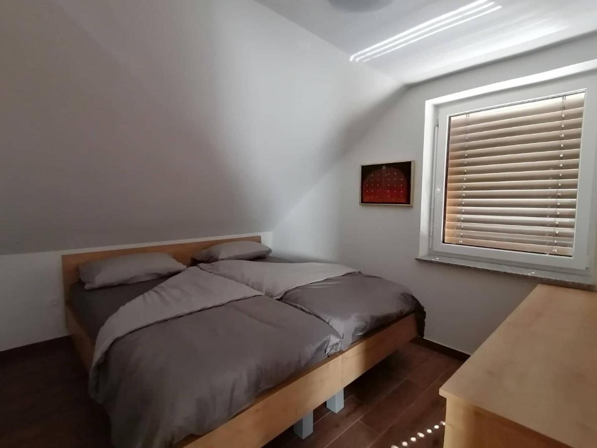 Hotel Blatnikov Hram Dvor Exteriér fotografie